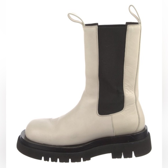 Bottega Veneta Leather Chelsea Boots